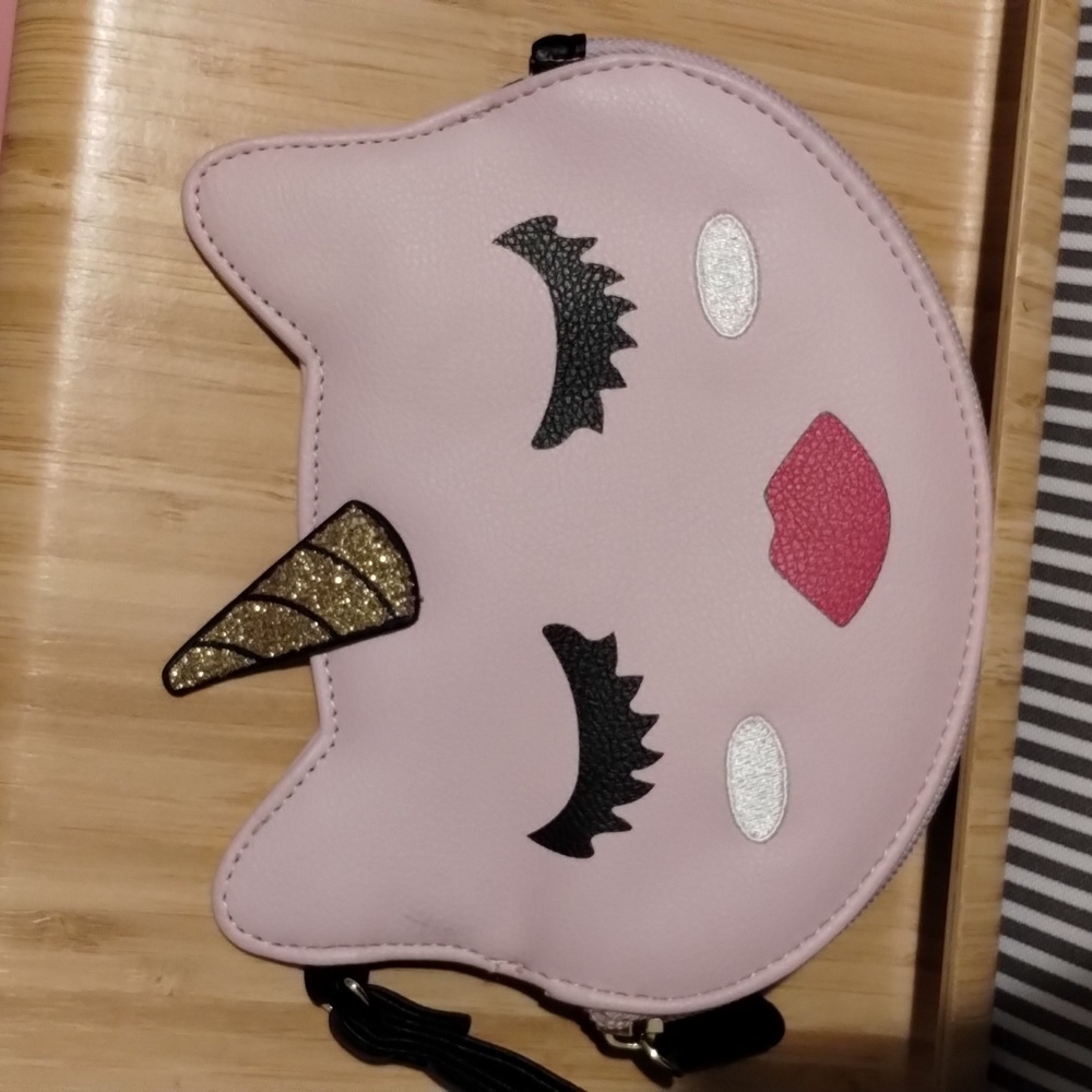 Betsey Johnson Luv Betsey Unicorn Cat Wristlet